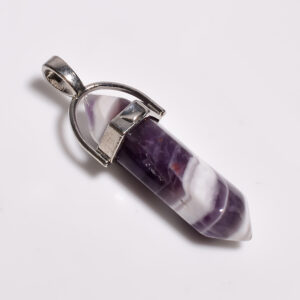 Royal Chevron: Amethyst Pendant – Silver Plated & Natural